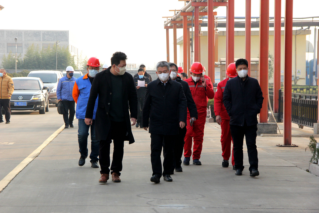 市委常委、副市长贾刚一行来洁晶检查安全生产工作