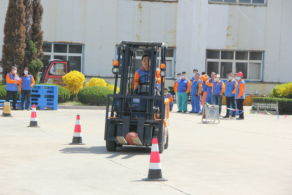 洁晶集团举办2023年度叉车工岗位技能竞赛